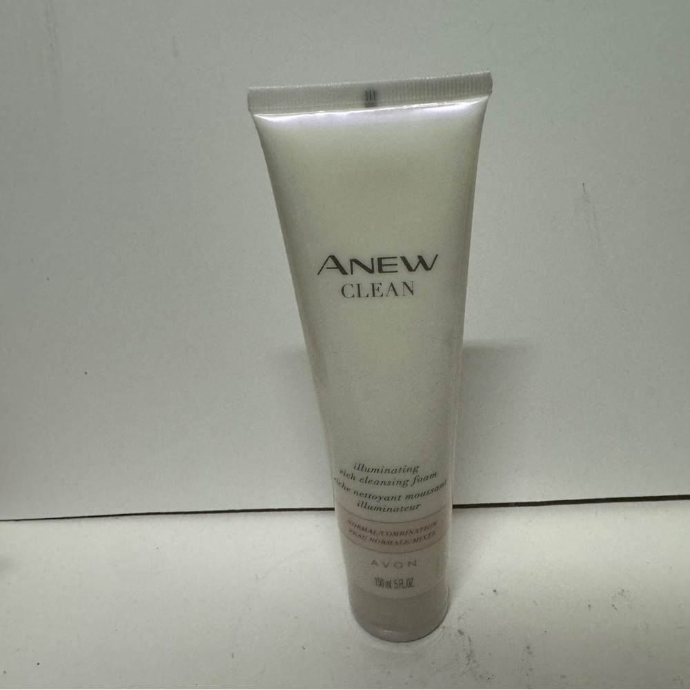 Avon Anew Clean Illuminating Rich Cleansing Foam 5 OZ